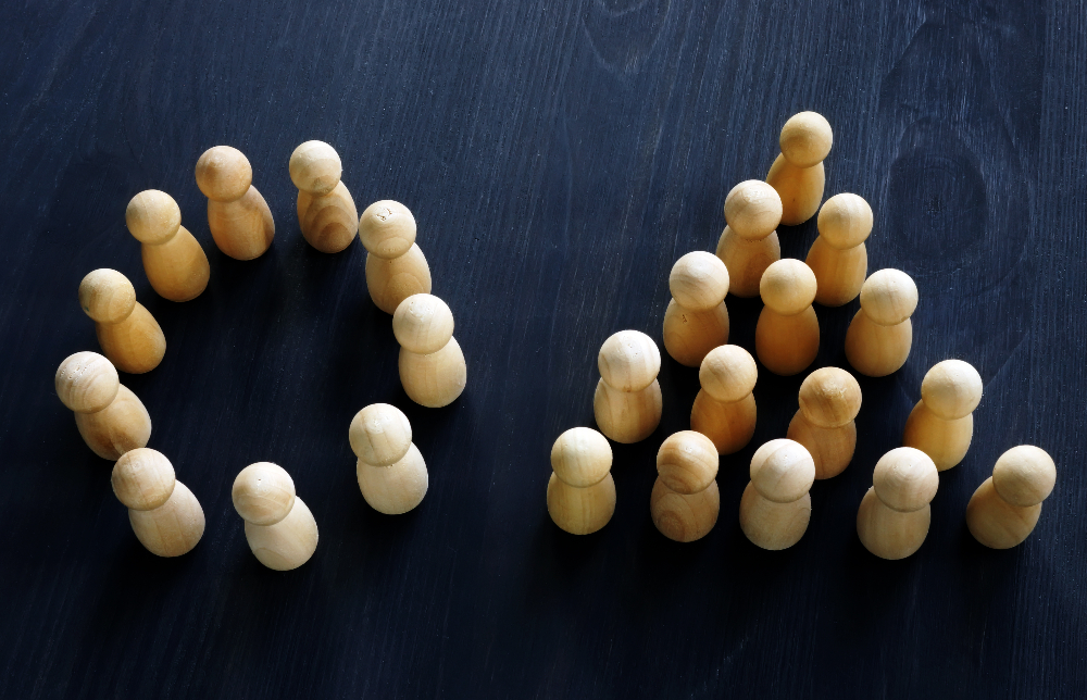Hierarchical Organizations: When Structure Drives Performance — and When It Slows Innovation